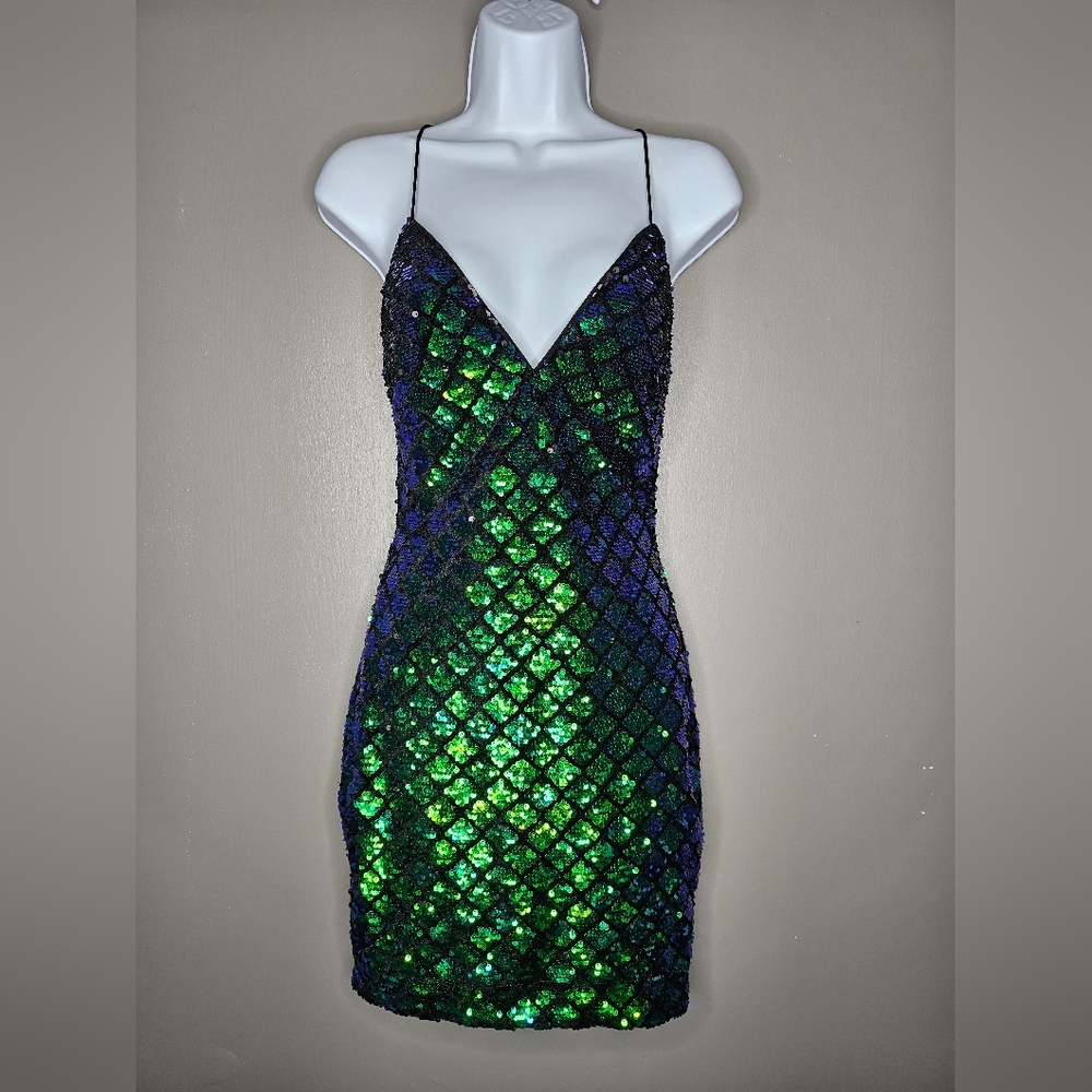 FASHION NOVA Mermaid Mini V-neck Spaghetti Straps Backless Sequins Dress. Small